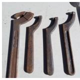 Adjustable spinner wrenches