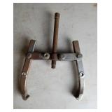 Reversible 2 jaw puller