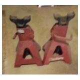 Set of jacks. 1 is bent