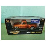 1967 CHEVY STEPSIDE PICKUP TRUCK 1:18 die cast