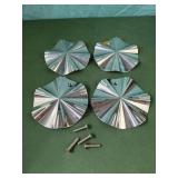Set of 4 wheel center caps with bolts