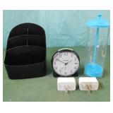 Alarm clock-wprks, straw holder, desk organizer