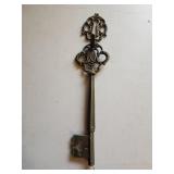 9" metal key with hanger
