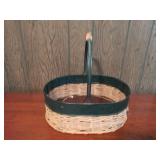 Weave basket with metal