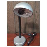 Adjustable desk lamp