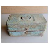 Vtg Metal Tackle Box w/ Tackle