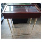 Display case with removable legs 32.5 x 33 x 19.5