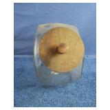 Glass canister with lid