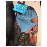 Everich 2 Beach balls, 2 paddles 2 short