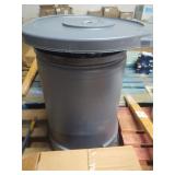 Continental Huskee 32gal trashcan with wheels and