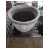 Ceramic flower pot 15 x 11.5. Nee