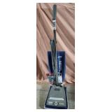 Sanitaire Electrolux upright vacuum works