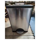 Simple human step trash can kitchen trash bin