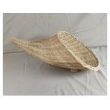 Horn shaped basket
