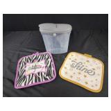 7" plastic storage with pour spout, 2 pot holders