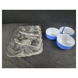 Blue condiment trio tray, plastic rose divided