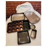Assorted baking pans