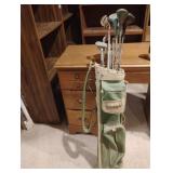 Vintage golf bag with clubs