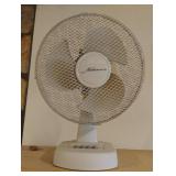 AlohaBreeze oscillating table top fan. Works 12"
