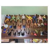 15 Plastic Cowboy & Cowgirl Figures 3ï¿½"-7" tall