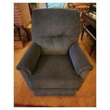 33x40x33 blue recliner