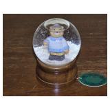 Musical Christmas Memories 1986 Snowglobe Bear