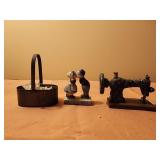 Delft Blue Kissing Figurine Couple 2" tall, mini