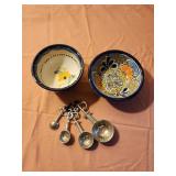 Ganz measuring spoons, 2 floral small bowls