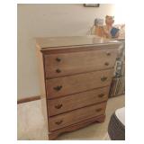 4 drawer wood dresser 29.5 x 40 x 17