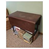 Vintage Drop Leaf Table 39ï¿½"L 32"W 29"T