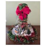 Kitschy Fishing Line Tensil Christmas 16"T 16"W