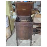 Antique Victrola Victor Talking Machine