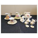 Vintahe miniature tea set. Vintage collectible