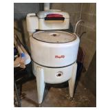 Vintage Maytag Ringer Washing Machine