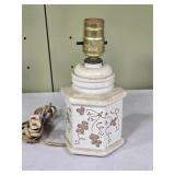 Vtg Ceramic Lamp 8ï¿½" tall