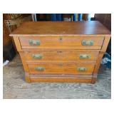 Vintage 3 drawer dresser 43 x 31.5 x 20.5 Vintage 3 drawer dresser 43 x 31.5 x 20.5