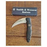 Smith & Wesson Cutting Horse Serrated Hawkbill Smith & Wesson Cutting Horse Serrated Hawkbill