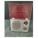 VINTAGE Motorola 1946 Lunch Box Radio, Model 5A5 VINTAGE Motorola 1946 Lunch Box Radio, Model 5A5