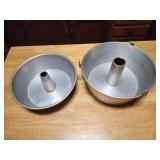 Bundt cake pans