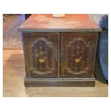 Wooden End Table 24ï¿½"x 24ï¿½" x 21"