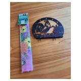 Garden flags, metal rooster 8 5"