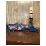Hot wheels 44 Semi Toy Truck Hauler