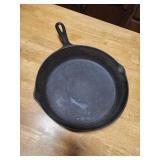 Cast iron skillet 9.5"