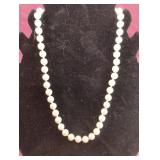 Beaded necklace 8"