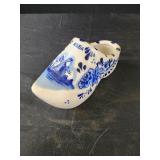 vintage Delft Blue souvenir clog from Aruba.