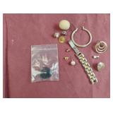 Mix matches jewelry pieces