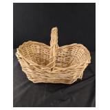 Handled basket 9 x 14 x 11