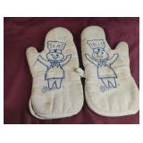 Pillsbury dough boy hand mits