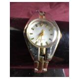 Ladies quartz watch