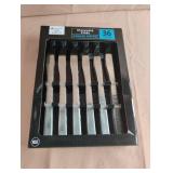 Stainless steel dinner knives. 36 pieces